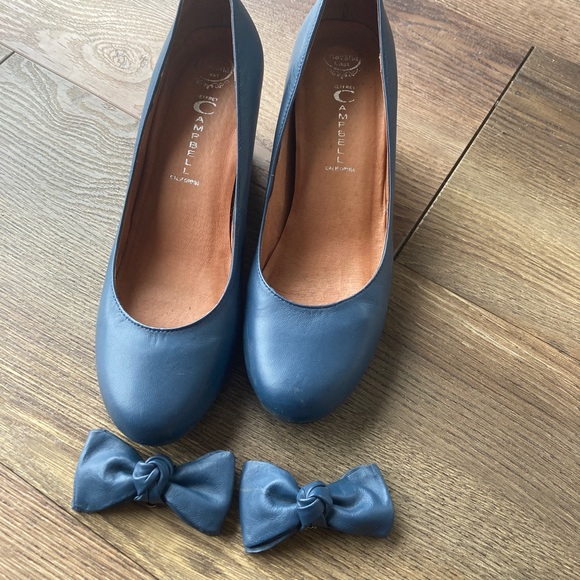 Jeffrey Campbell leather wedge shoes with detachable bows - Picture 4 of 5